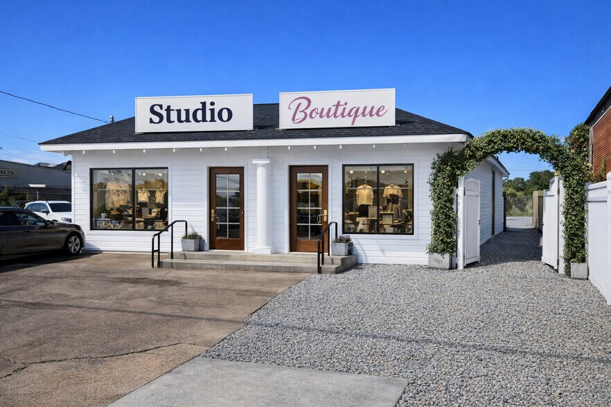 More Photos Of 304 S Lockwood Dr, Houston Storefront Retail Office For Lease
