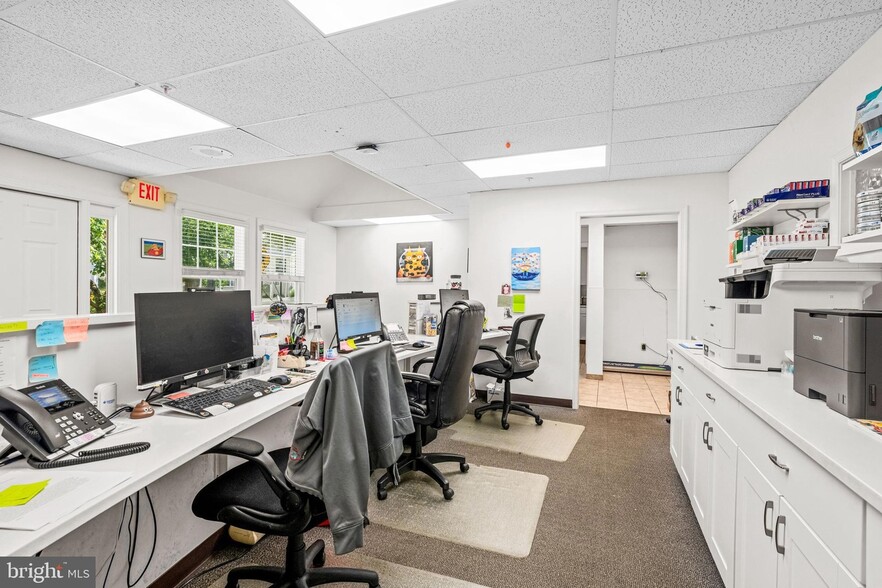 More Photos Of 405 W Wayne Ave, Wayne Office Residential For Sale
