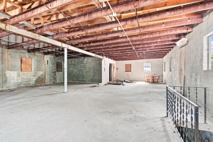 More Photos Of 1715 Pecan St, Nashville Warehouse For Sale