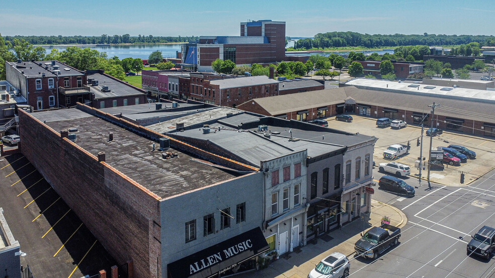 Primary Photo Of 132 S 3rd St, Paducah General Retail For Sale