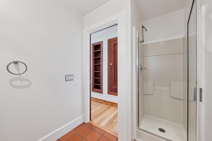 More Photos Of 253 S 25th St, Richmond Flex For Sale
