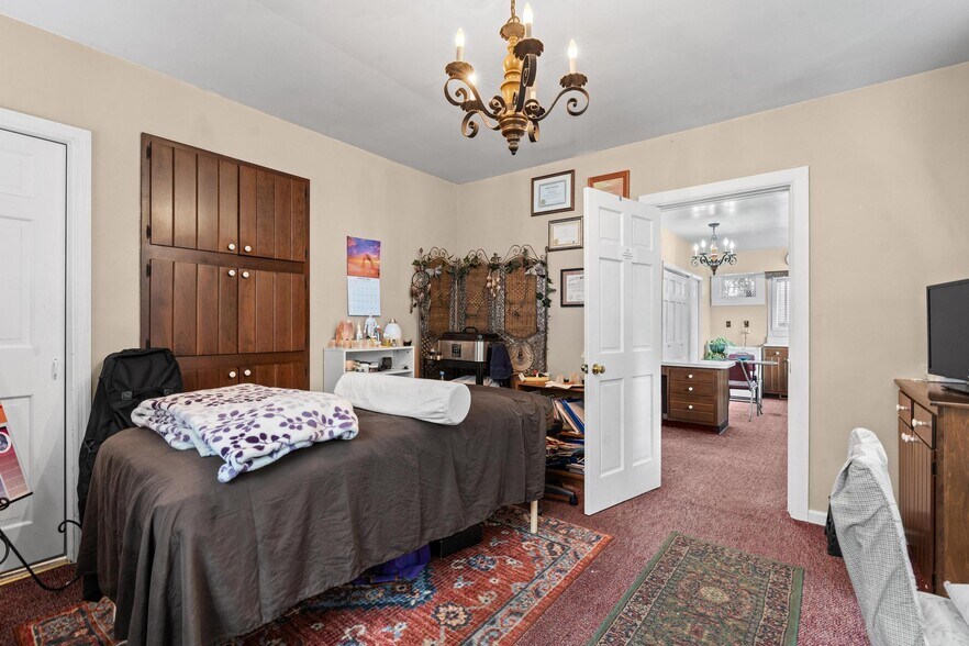 More Photos Of 120 W Main St, Wilmington Flex For Sale