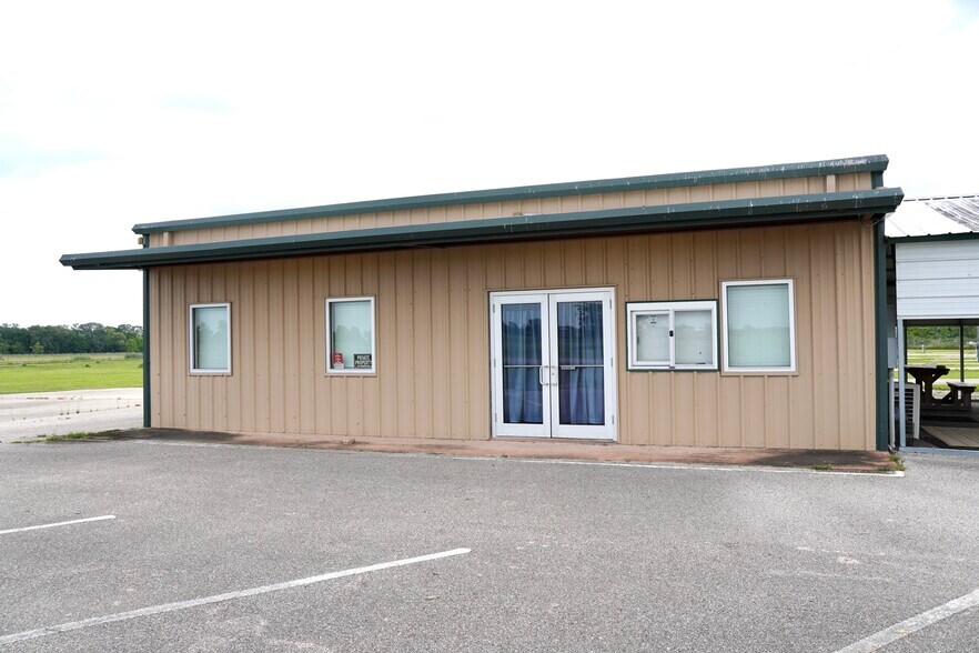 More Photos Of 24313 County Rd 46, Angleton Trailer Camper Park For Sale