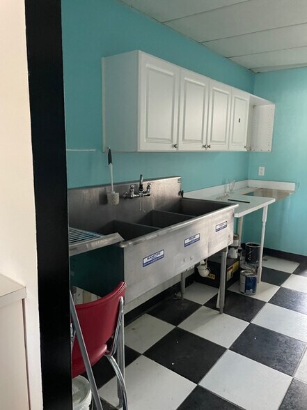 More Photos Of 28801-28929 US Hwy 19, Clearwater Unknown For Lease