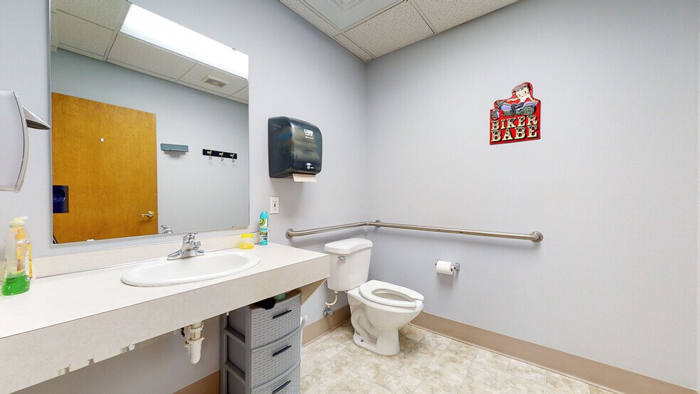 More Photos Of 4018 W Clearwater Ave, Kennewick Office For Lease
