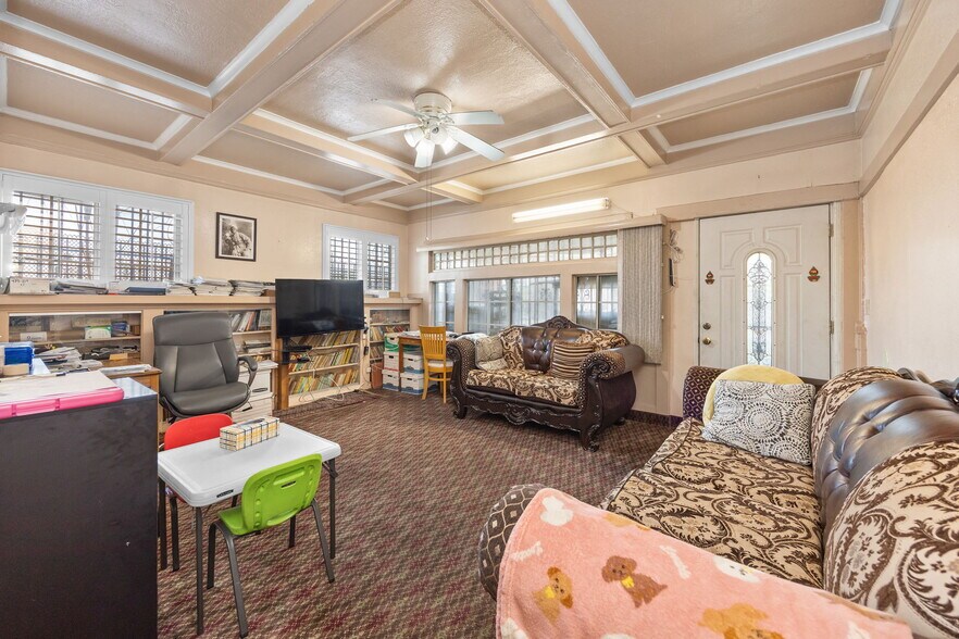 More Photos Of 451 E Vernon Ave, Los Angeles Hotel For Sale