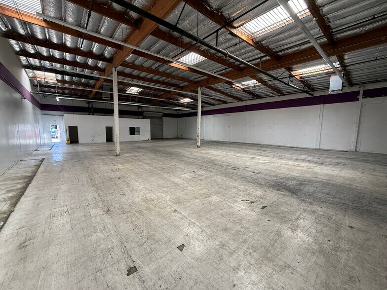 More Photos Of 2540 Main St, Chula Vista Warehouse For Lease