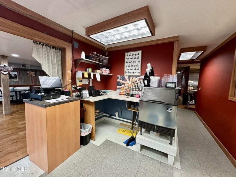 More Photos Of 404 W Vine St, Edgerton Restaurant For Sale