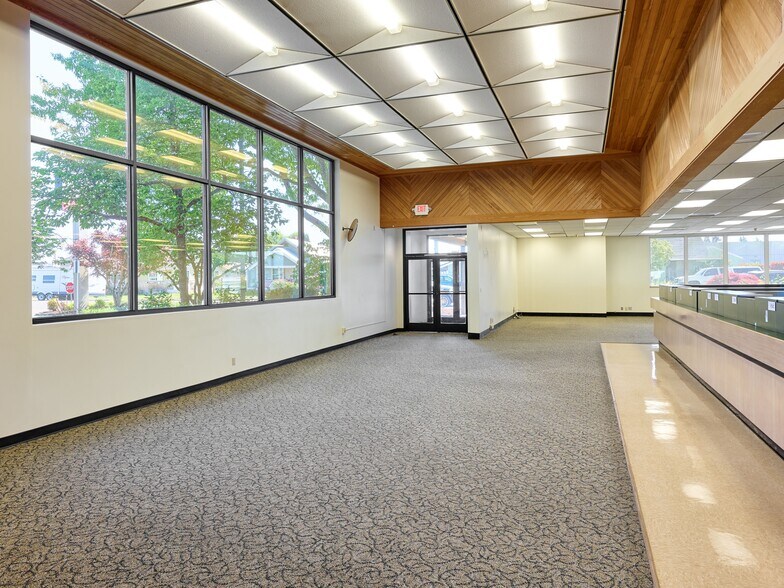 More Photos Of 200 Center Ave, Molalla Bank For Sale