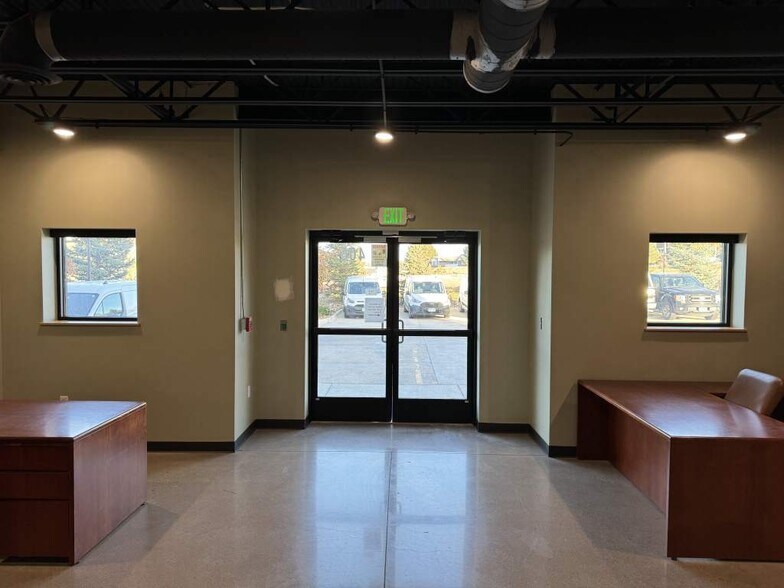 More Photos Of 3000 Airport Dr, Erie Flex For Sale