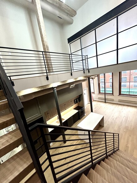 More Photos Of 32-34 S Strawberry St, Philadelphia Loft Creative Space For Sale