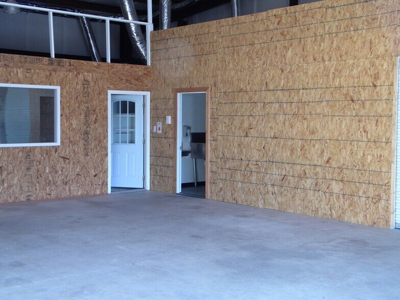 More Photos Of 4414 State Highway 276, Rockwall Flex For Lease