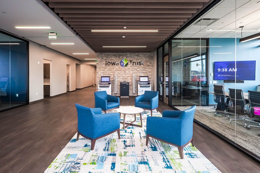 More Photos Of 15591 Hickman Rd, Clive Bank For Sale