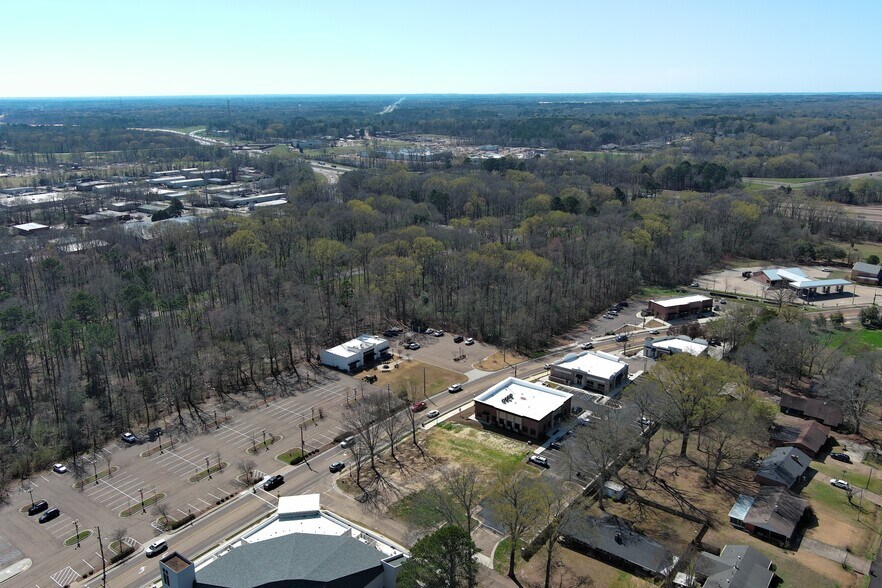 More Photos Of 320 W Jackson St, Ridgeland Land For Sale