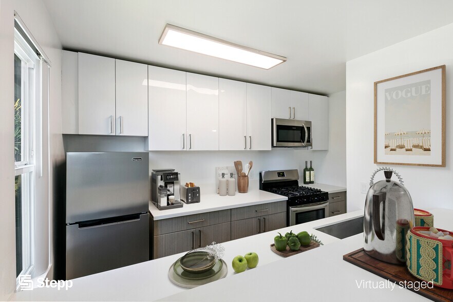 More Photos Of 5005 August St, Los Angeles Apartments For Sale