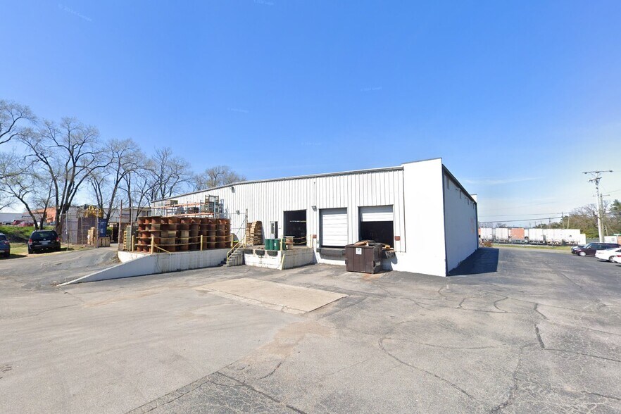 More Photos Of 1241 Foster Ave, Nashville Distribution For Sale