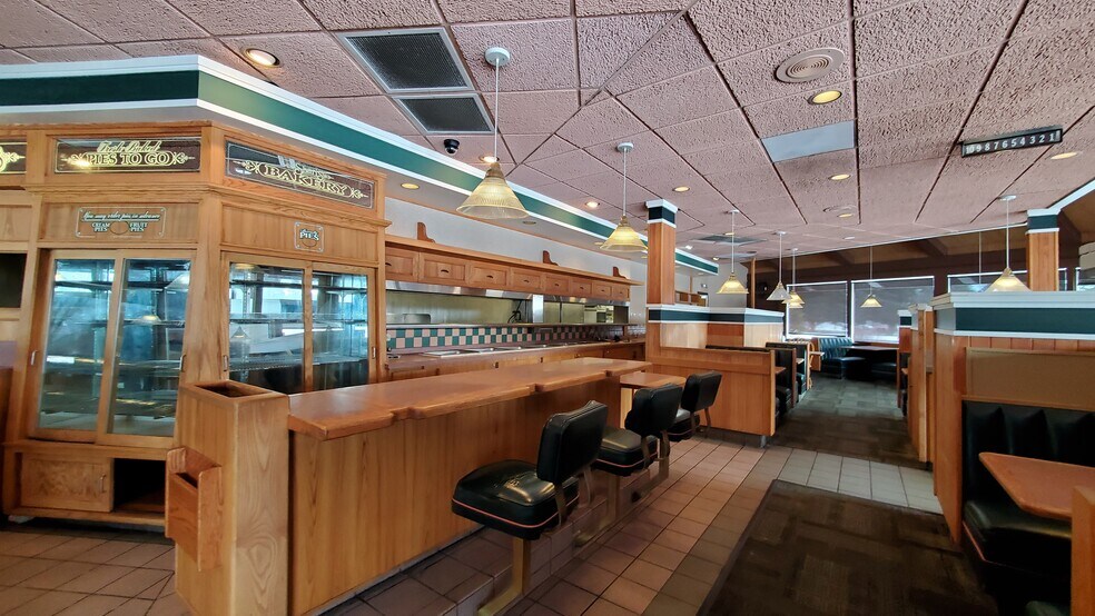 More Photos Of 331 W Ironwood Dr, Coeur d'Alene Restaurant For Lease
