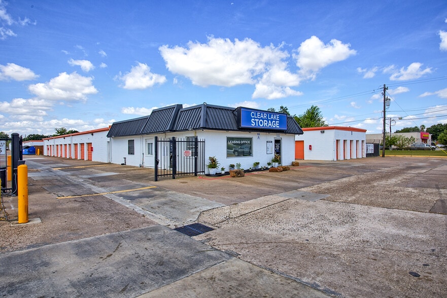 More Photos Of 15502 Old Galveston Rd, Webster Unknown For Lease