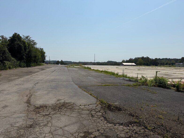 More Photos Of 835 Bill Jones Industrial Dr, Springfield Land For Sale