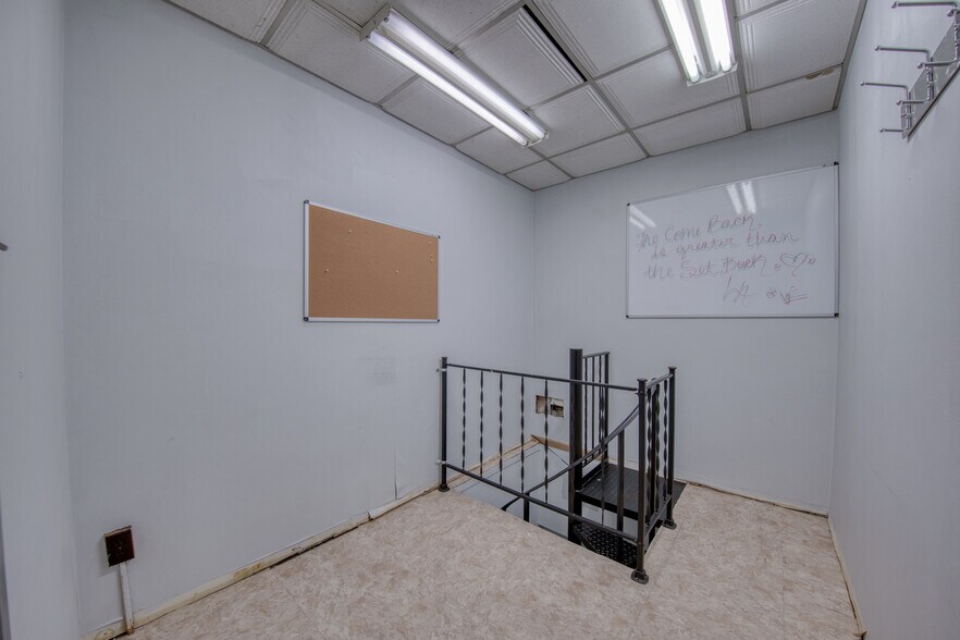 More Photos Of 226 Washington St, Newell Storefront Retail Residential For Sale