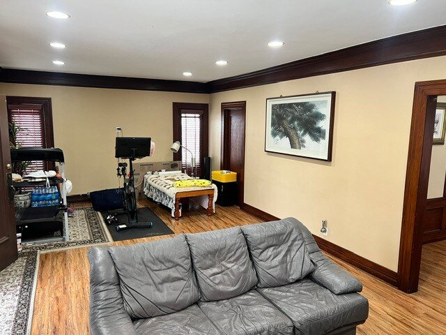 More Photos Of 220 N Oxford Ave, Los Angeles Office Residential For Sale