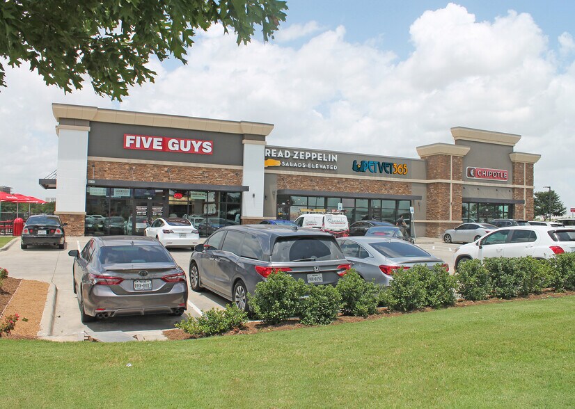 More Photos Of 8445 N Belt Line Rd, Irving Storefront For Sale