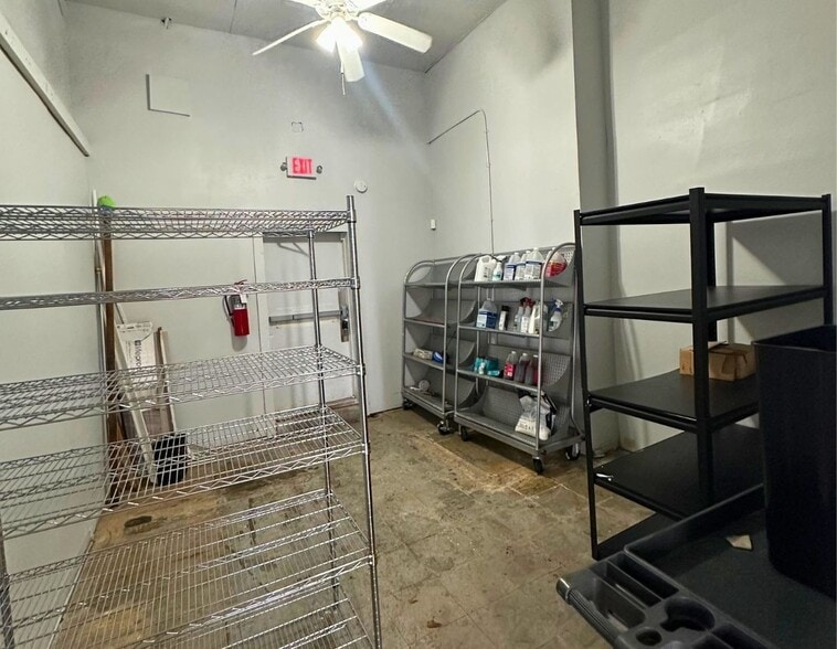 More Photos Of 107 Walton Dr, College Station Freestanding For Lease