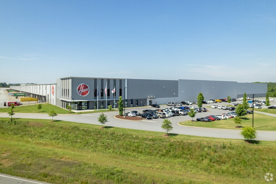 More Photos Of 578 Robinson Rd, Greer Distribution For Lease