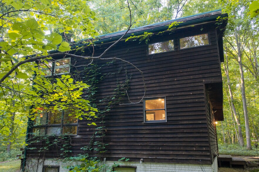 More Photos Of 401 Gilkey Ridge Rd, Shade Winery Vineyard For Sale
