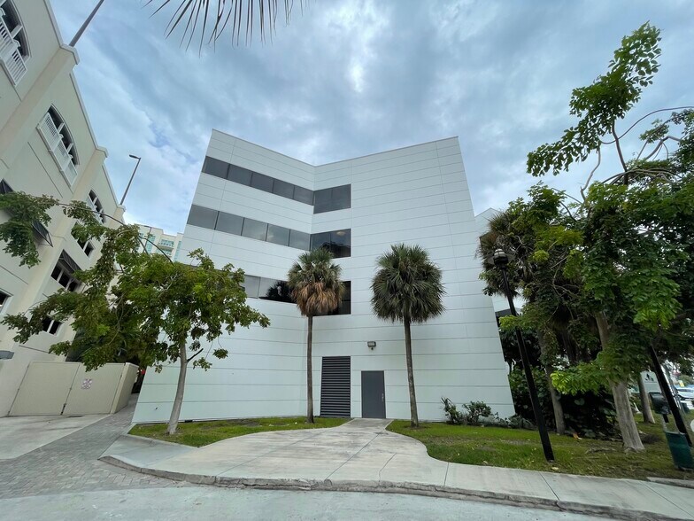 More Photos Of 1799 SE 17th St, Fort Lauderdale Medical For Lease