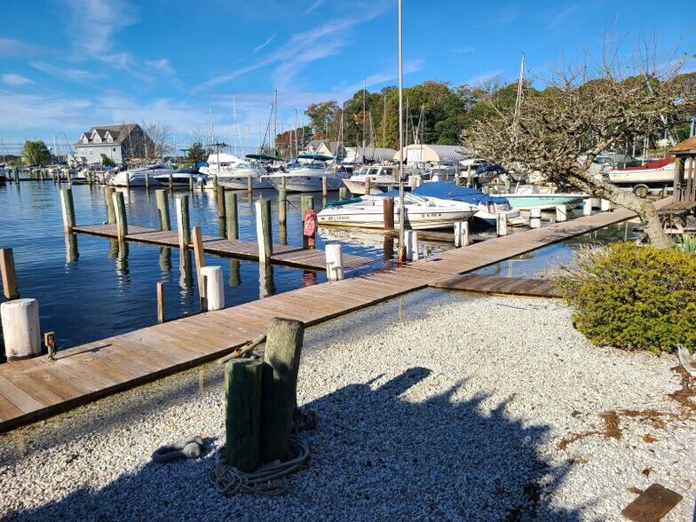 More Photos Of 10 Lake Dr, Island Heights Marina For Lease