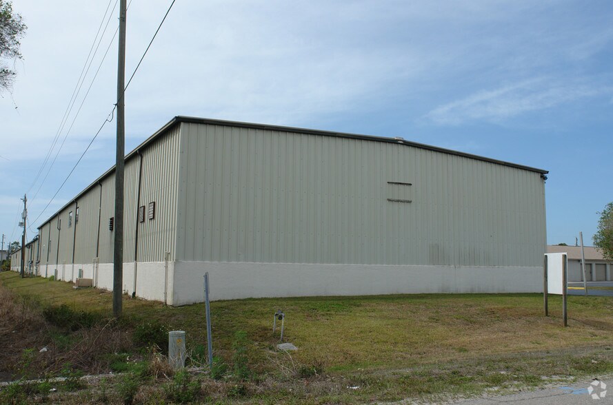 More Photos Of 2161 Andrea Ln, Fort Myers Warehouse For Lease