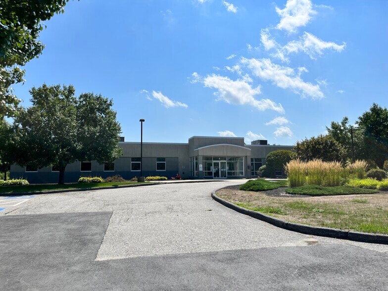 More Photos Of 5 Mollison Way, Lewiston Office For Lease