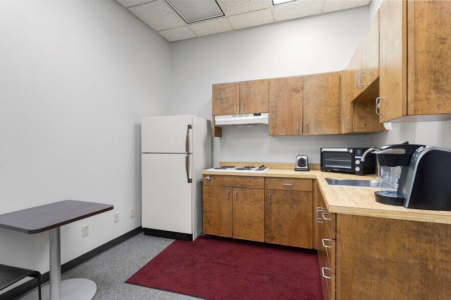 More Photos Of , Baton Rouge Office For Sale