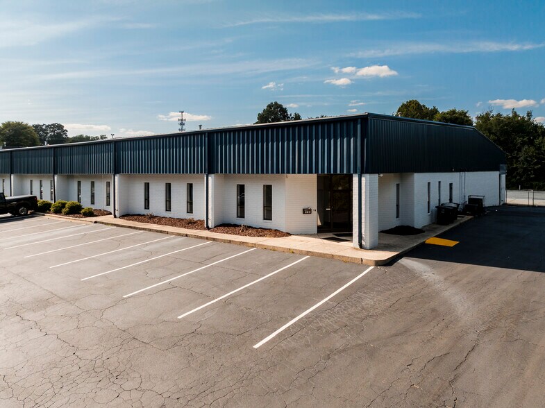 More Photos Of 510 Corliss St, Greensboro Light Manufacturing For Lease