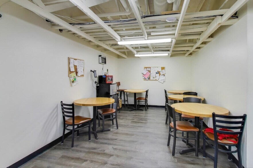 More Photos Of 3552 Market Ln, Kenosha Restaurant For Sale