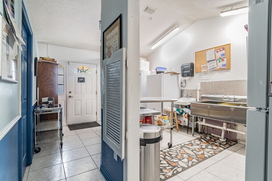 More Photos Of 4407 Millwood Rd, Spring Hill Assisted Living For Sale