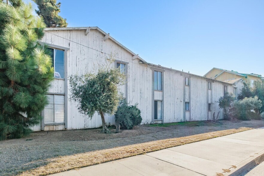 More Photos Of 655 11th St, Reedley Apartments For Sale