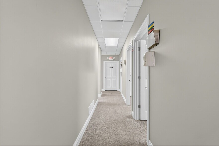 More Photos Of 160 Westmount Dr, Farmington Office For Sale