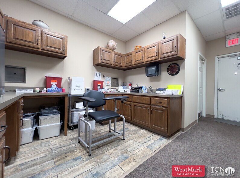 More Photos Of 4002 22nd St, Lubbock Medical For Sale