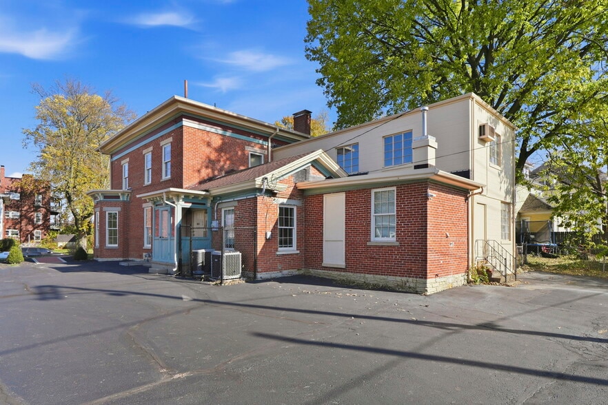 More Photos Of 607 E Charles St, Muncie General Retail For Sale