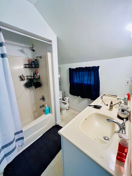 More Photos Of 36 Dr Foote Rd, Colchester Flex For Sale
