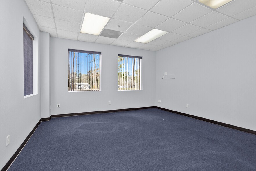 More Photos Of 1207 N Fm 3083 Rd, Conroe Distribution For Lease