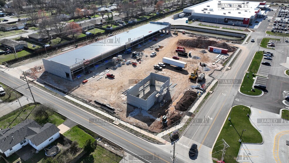 More Photos Of 3444 W Sunshine St, Springfield Storefront For Lease