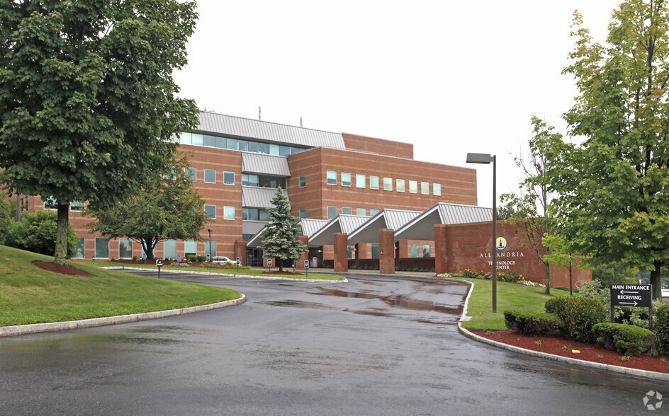 More Photos Of 1 Innovation Dr, Worcester Medical For Lease