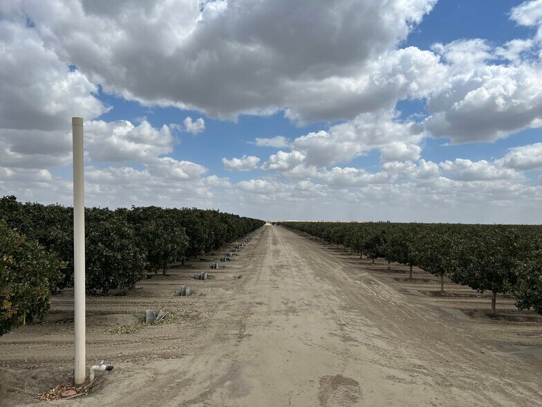 More Photos Of Idaho Ave @ 5th Avenue, Hanford Land For Sale