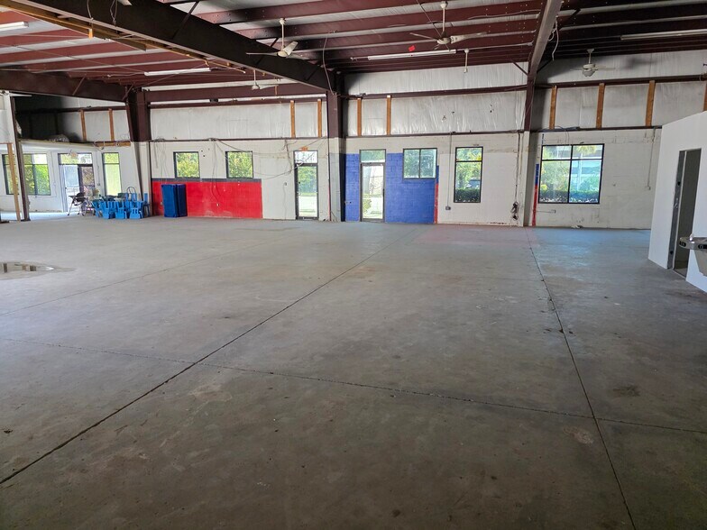 More Photos Of 1400 Jordan Ave, Orlando Flex For Lease