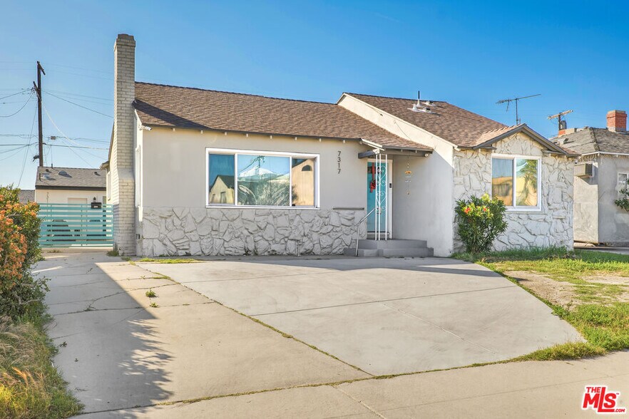 Primary Photo Of 7317 Tujunga Ave, North Hollywood Multifamily For Sale