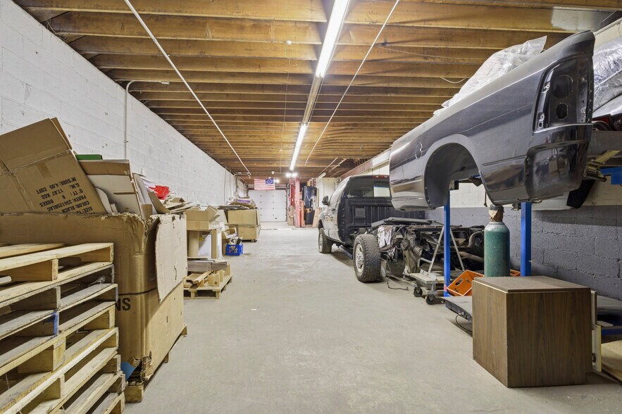 More Photos Of 238 Clifton Ave, Collingdale Light Distribution For Sale