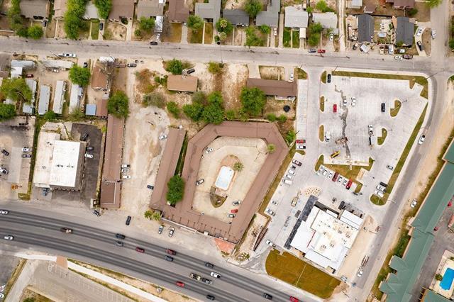 More Photos Of 1912 Veterans Blvd, Del Rio Hotel For Sale